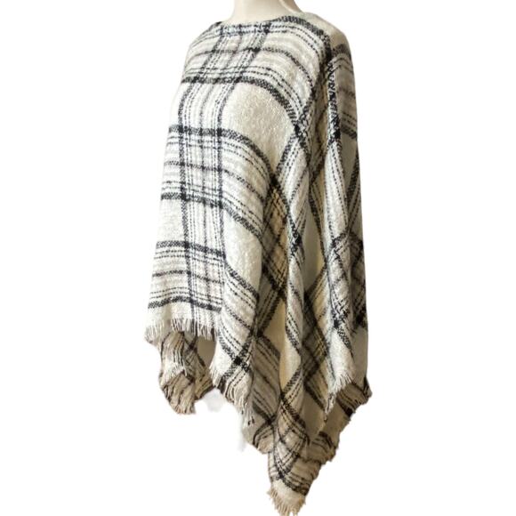 Crosstree Lane Black & White Plaid Poncho - Picture 3 of 6